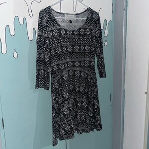 Cropped sleeve short dress